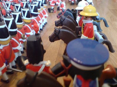 DSC00845.JPG (92.49 KiB) 1152 mal betrachtet "Und? Wie sieht es nun aus." "Wir schlagen uns gut. Ich habe unserem jungen Major trotzdem ein wenig Beine gemacht, euer Majestät."
