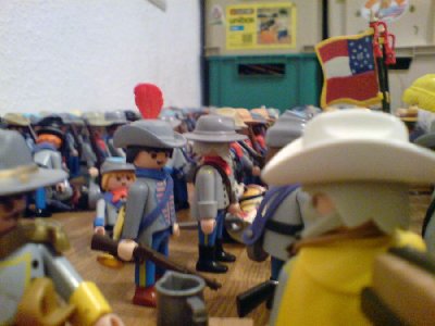 DSC01195.JPG (83.78 KiB) 1138 mal betrachtet "Ok Colonel. Wenn ihnen ihr Regiment so am Herzen liegt, dann nehmen sie ihre verdammten Fahnen und reihen sich ein. Die "Crazys" kommen zu Besuch!"