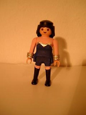 ae.JPG (39.91 KiB) 1005 mal betrachtet Das ist Susi, sie wird unsere Steuerfrau sein weil sie am besten Karten lesen und Routen berechnen kann.