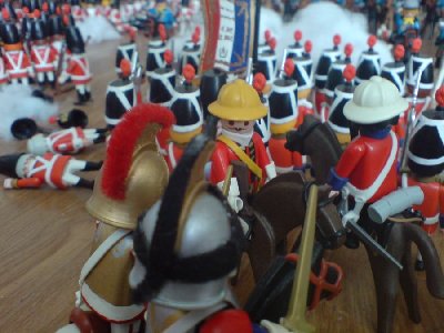 DSC01553.JPG (94.05 KiB) 1125 mal betrachtet "Meine Herren? Reiten sie sofort zu König Marc und fragen sie ihn, möglichst unhöflich, wann er denn gedenkt einzugreifen." "Jawohl euer Majestät."