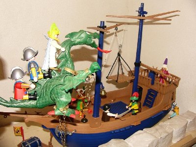 Fredeswind 065.JPG (369.89 KiB) 1062 mal betrachtet Ein Passagierdrache kommt angerauscht.