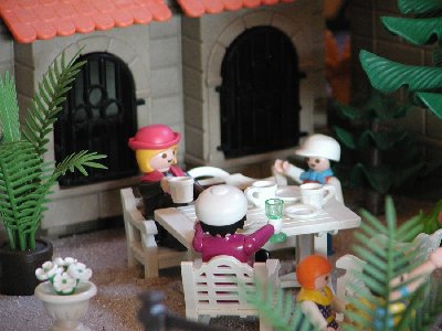 Playmobees-Kleinstadt Cafe Terrasse4.jpg