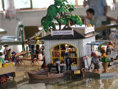 Elises Diorama13.jpg