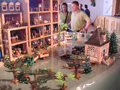 Elises Diorama24.jpg