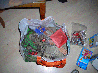 Sammlung-5.gif (198.35 KiB) 562 mal betrachtet Noch mehr Burgteile. Den Inhalt der Tasche konnte ich mir für CHF 20.-- sichern.