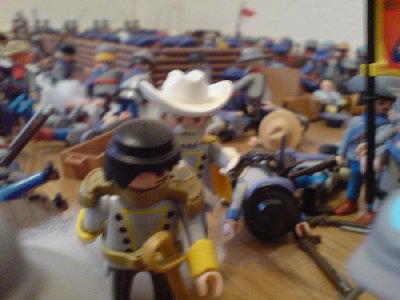 DSC01885.JPG (75.03 KiB) 1016 mal betrachtet "Glotzen sie mich nicht so scheel an, verdammtl! Nehmen sie ihr Regiment und greifen sie an! Sonst war alles umsonst!" "Aber Sir? Verraten sie mir doch was los ist."
