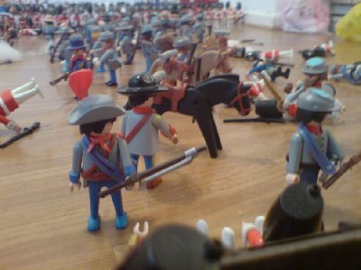 DSC01909.JPG (78.59 KiB) 1112 mal betrachtet "Captain Harris? Wie... wie ist das möglich? Jetzt! So kurz vor dem Sieg?" "Noch ist nichts verloren! Sammeln sie ihre Männer Leutnant und bilden Sie eine Linie."