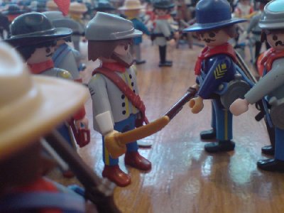 DSC01936.JPG (75.48 KiB) 1125 mal betrachtet "First Sergeant? Alle Züge bei mir Sammeln, sofort!" "Ähhh Captain Harris, der 1. Zug kommt dort schon, Sir!"