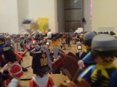DSC01961.JPG (74.07 KiB) 1055 mal betrachtet Jetzt mischen die sich auch noch ein. Typisch Yanks: Erst wenn der Sack schon zu ist, kommen die ganz schnell mit der Kordel angerannt.
