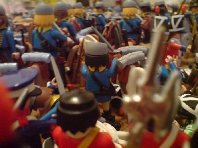 DSC01965.JPG (90.1 KiB) 1057 mal betrachtet "Hey! Was soll denn das jetzt? Kommt zurück! Wir sind noch nicht fertig." "Die ziehen sich zurück. Aber warum? Was lachen sie denn so La Salle?"