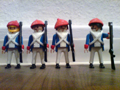 Marineinf.jpg (162.96 KiB) 1726 mal betrachtet Die Marines, falls sich ein Rotrock auf unser Deck verirrt.