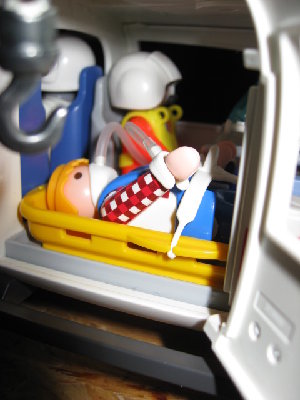 IMG_1360.jpg (119.79 KiB) 1761 mal betrachtet Sobald der Patient an Bord und verkabelt ist, startet der RTH.