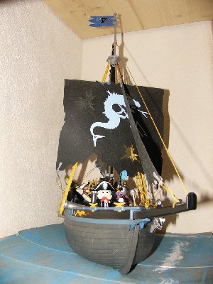 Fredeswind 116.JPG (116.32 KiB) 1666 mal betrachtet Der fliegende Holländer voraus.