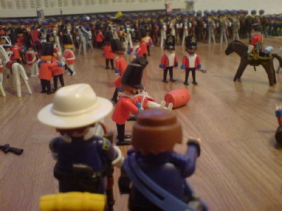 DSC02427.JPG (86.26 KiB) 1307 mal betrachtet "Da sind sie ja. Der König und mein Regiment. Wir habens es tatsächlich geschafft. Und kommt da vorne nicht Franzosenkönig? Wahrscheinlich will auch er sich bedanken. Wir sind wahrlich gesegnet, Yank."