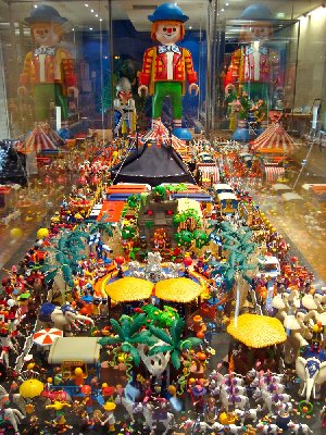 CIRCUS OLIVER Paris.jpg (394.15 KiB) 732 mal betrachtet CIRCUS OLIVER Paris.jpg