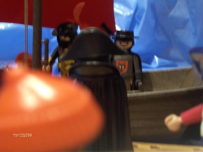 HPIM3194.JPG (195.22 KiB) 1813 mal betrachtet &quot;Unglaublich, diese Beamten ! - Männer, lasst uns ablegen!&quot;