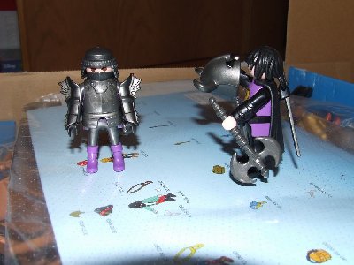 DSCF1087.JPG (78.01 KiB) 1341 mal betrachtet Och nöööööö! Nochmaaal alles eingepackt!<br />Nehmt besser wieder Euren Helm und Eure Axt, Dunkeldurchlaucht! Evtl. sind die Kerls ja gefährlich!