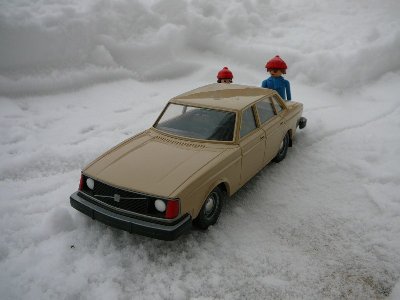 Volvos Schnee 001 [800x600].JPG