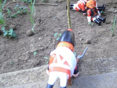 die patrouille 030.JPG (85.82 KiB) 1525 mal betrachtet Noch etwas näher...konnte ja nicht Schaden...dachte er jedenfalls...