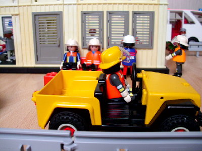 DSCI0351.JPG (162.32 KiB) 1367 mal betrachtet Der Jeep ist da und die Sanistation wird abgebaut.