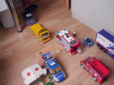 DSCI0359.JPG (160.48 KiB) 396 mal betrachtet Die Feuerwehr fährt weg und der ADAC und das THW kommt