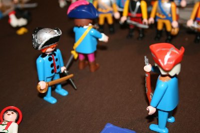 Batch010.jpg (87.15 KiB) 2067 mal betrachtet ...dort übt ein Franzose das exerzieren