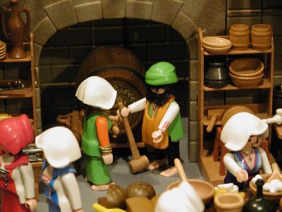 25-Burgkueche Detail Wirt.jpg