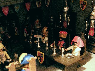 46-Tafelende.jpg (203.64 KiB) 1213 mal betrachtet Alle genossen das üppige Mahl.