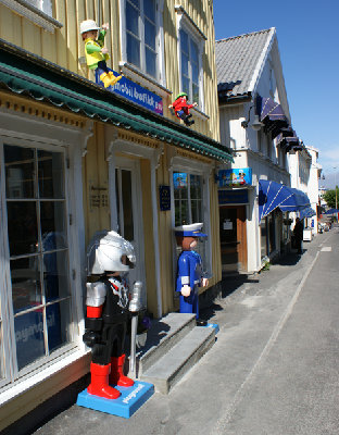 butikkfasade3.jpg (328.99 KiB) 3245 mal betrachtet butikkfasade3.jpg