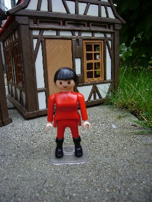 P1060186.JPG (152.7 KiB) 1605 mal betrachtet Die Mord-Sith, mit ihrem "Strafer" quälen sie ihre Opfer bis zum Willensbruch