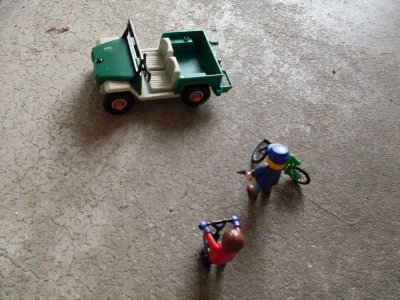 z14.jpg (116.65 KiB) 1199 mal betrachtet &quot; Uffz, super, ein Jeep!&quot;