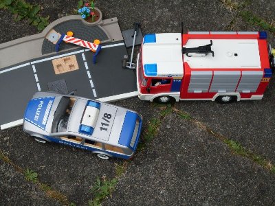 z22.jpg (134.86 KiB) 1206 mal betrachtet &quot; wir sollten dann doch, vielleicht ähem.... mal weg!&quot;<br />&quot;Ganz deiner Meinung!&quot;