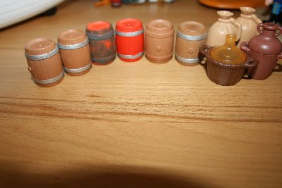 Batch0156.jpg (86.5 KiB) 1106 mal betrachtet vlnr:Rum,rum,Apfelsaft,Cola,Grog,rum,mehl,mehl,italienischer Wein,Spanischer Roter
