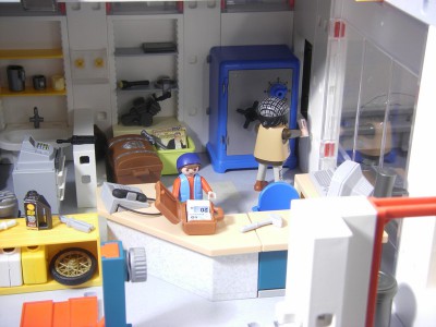 71168 koffer auf-safe zu (Kopie).JPG (99.99 KiB) 1670 mal betrachtet 71168 koffer auf-safe zu (Kopie).JPG