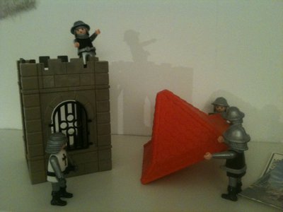 IMG_1965.JPG (153.71 KiB) 1541 mal betrachtet " Chef wennze nich bald nen Helm auf has' dann gibt dat Mecker vonne Berufsgenossenschaft!!! "