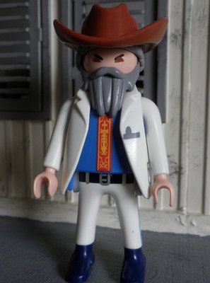 Hu_Dong1.jpg