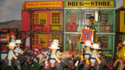 Wells Fargo und Drug store.JPG