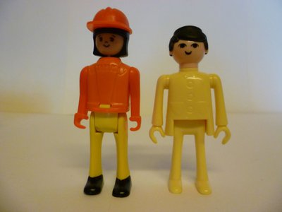play-unbekannte-figuren.jpg