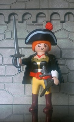 female pirate captain kw.JPG