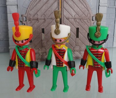 Schenk%20Husaren.jpg (185.94 KiB) 1246 mal betrachtet Schenk%20Husaren.jpg