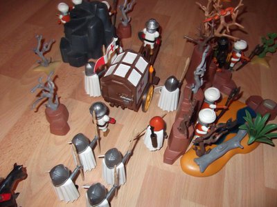 b4.jpg (116.03 KiB) 2539 mal betrachtet Als die Templer den Hohlweg erreichen...