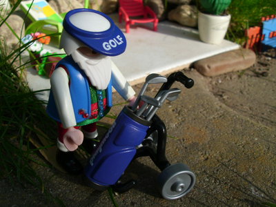 DSCI2057.JPG (189.05 KiB) 1454 mal betrachtet Der Weihnachtsmann, hat jezt endlich Golfschläger bekommen...