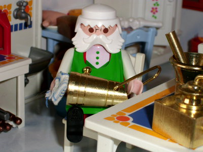 DSCI2190.JPG (179.72 KiB) 1379 mal betrachtet Santa ist auch fleißig am polieren.
