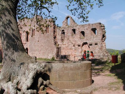 Burgtour Burg Hohenecken3.JPG