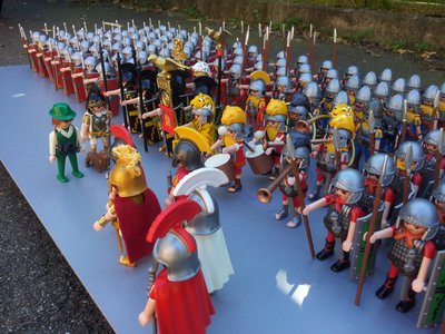 20121019_140540.jpg (126.32 KiB) 1704 mal betrachtet Die Verabschiedung durch die Ehrengarde der Legion....