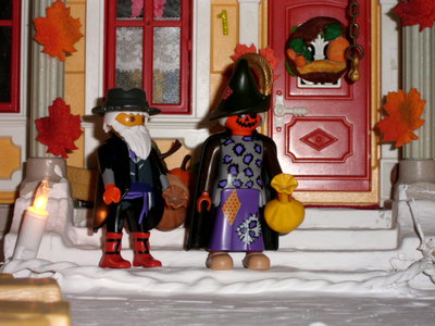 DSCI2618.JPG (195.11 KiB) 1542 mal betrachtet Herr und FRau Weihnachtsmann oder Herr und Frau Guselstein.