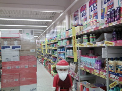 Foto0144.jpg (157.95 KiB) 1325 mal betrachtet Ob mans glauben mag oder nicht:<br />Santa im Kaufland Soest.