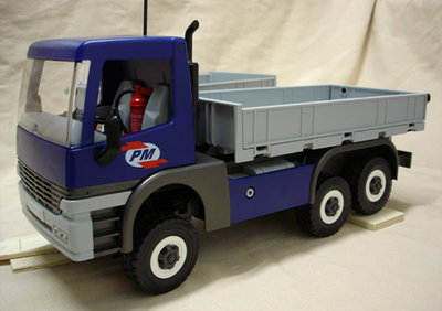 5_LKW_BLAU_Gelände.JPG