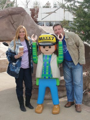 543134_10150723692707768_1378438320_n.jpg (117.71 KiB) 1580 mal betrachtet Claudia und ich im Fun-Park