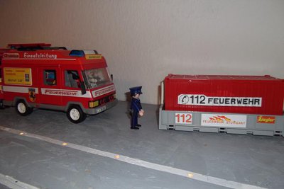 Flugzeugunglück60.JPG (57.36 KiB) 4122 mal betrachtet Die Polizei überwacht das Geschehen